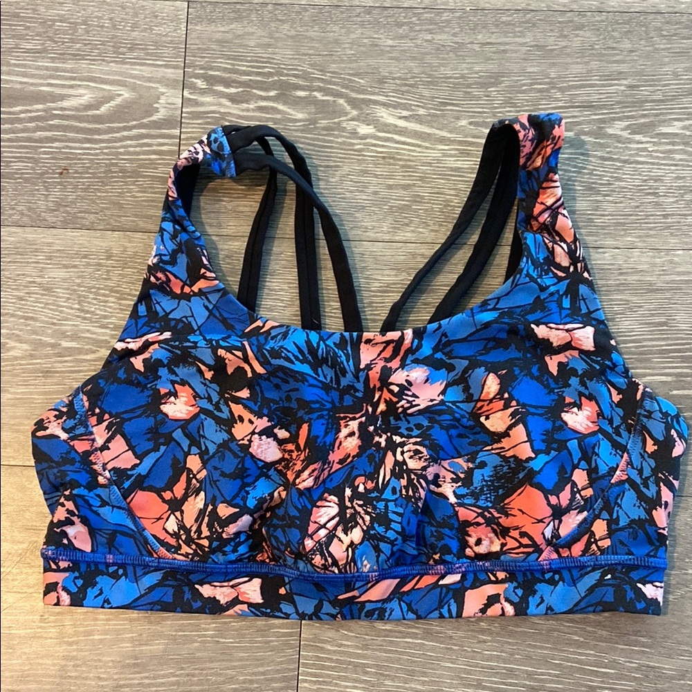 Lululemon sports bra